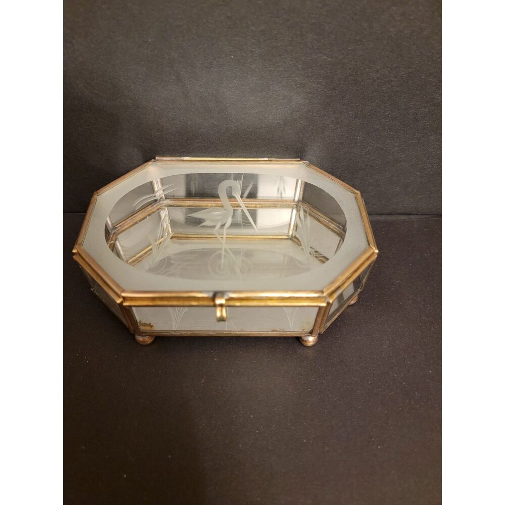 VTG Octagonal Trinket/Jewelry Box W/Etched Glass Heron brass frame Mirrored Base